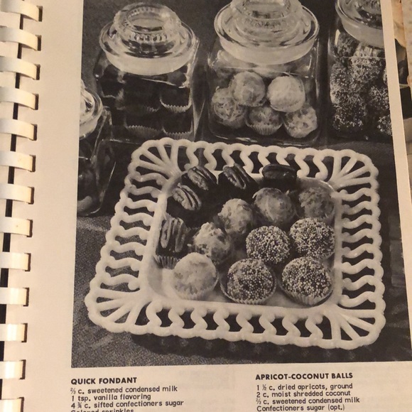 Vintage Favorite Eastern Star Recipes. Olde Family Favorites including menus. - Picture 6 of 11